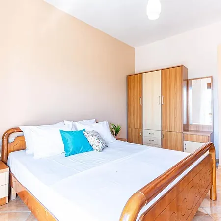 Radhima Res 11 - Double W Sea View Apartmán *